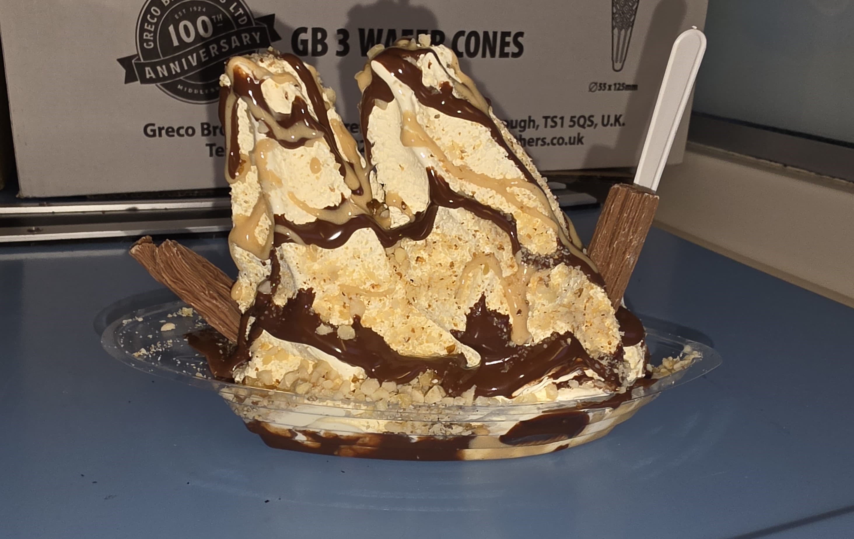 Choc & Nut Sundae Boat